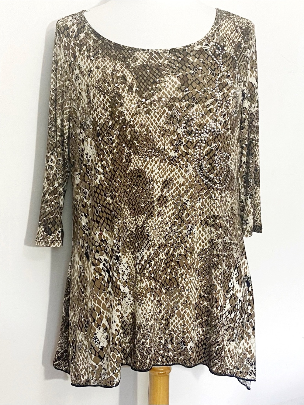 Brittany Black Women's Snake-Print Scoop Neck Knit Top in Brown Tones Sequins M